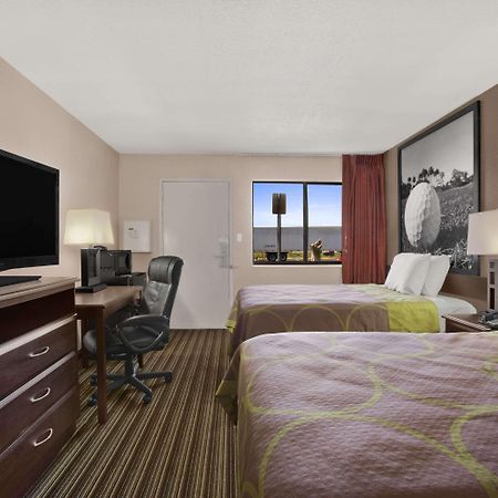 Super 8 By Wyndham Fort Myers Eksteriør billede