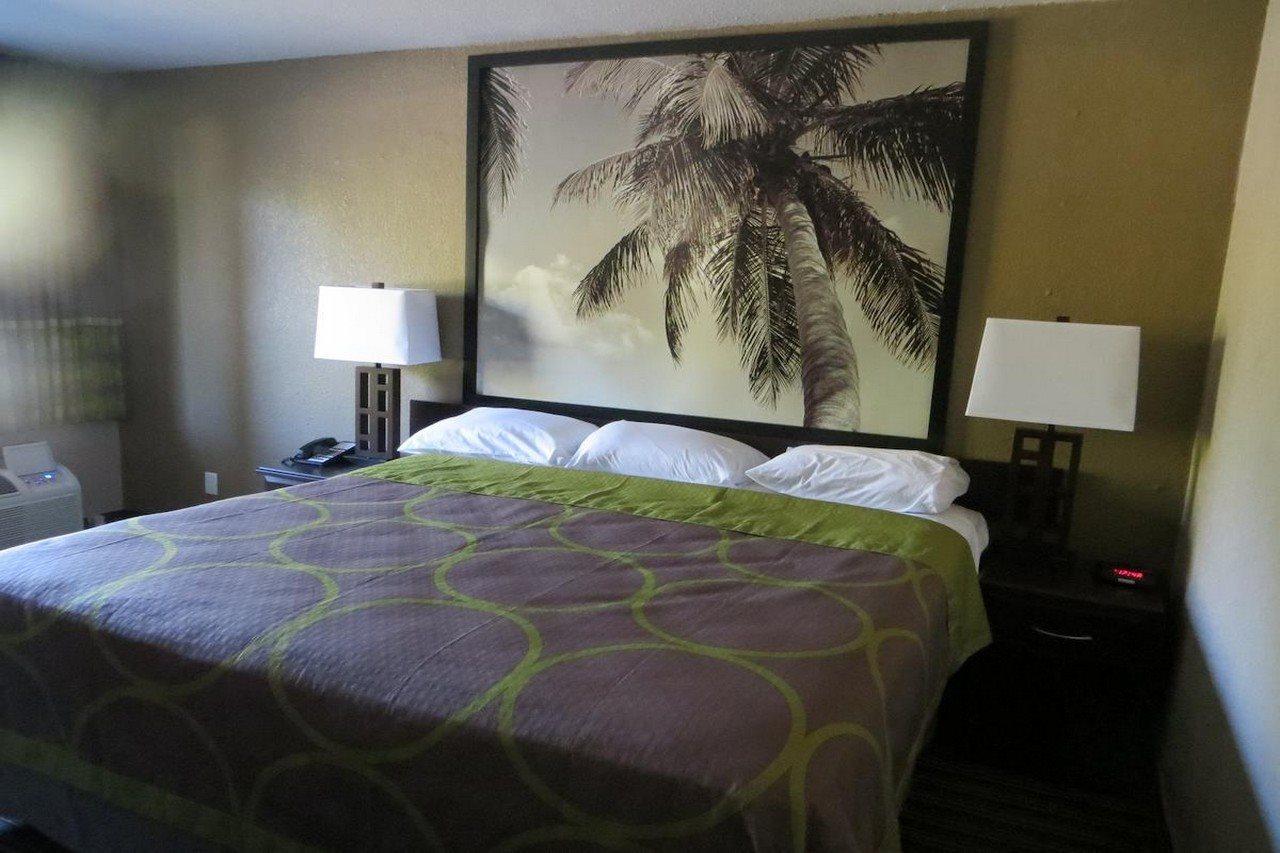 Super 8 By Wyndham Fort Myers Eksteriør billede