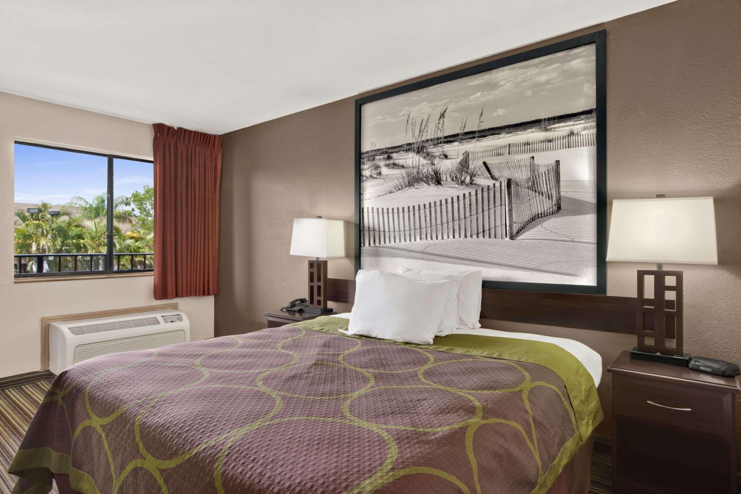 Super 8 By Wyndham Fort Myers Eksteriør billede