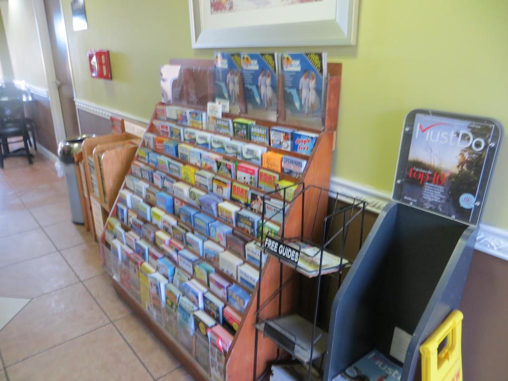Super 8 By Wyndham Fort Myers Eksteriør billede